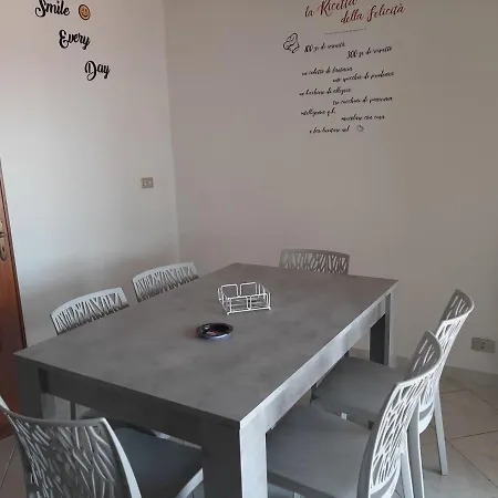 Fiumefreddo Apartment *